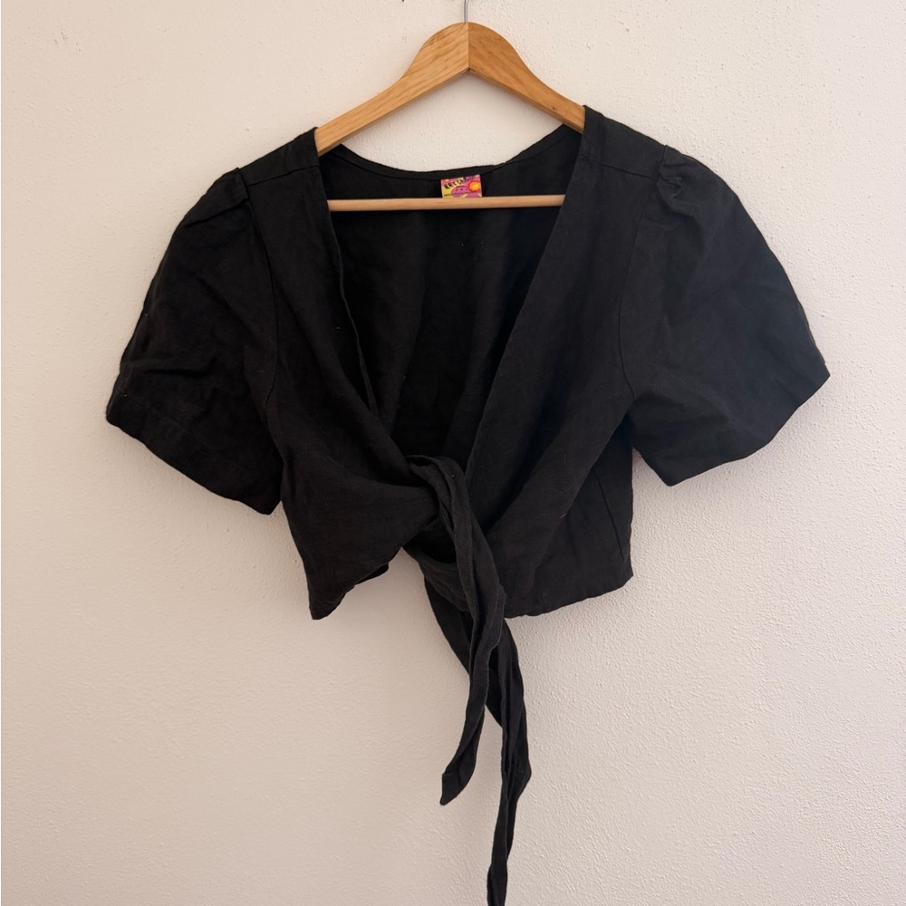 Women's Black Tie-Front Crop Top with Puff Sleeves